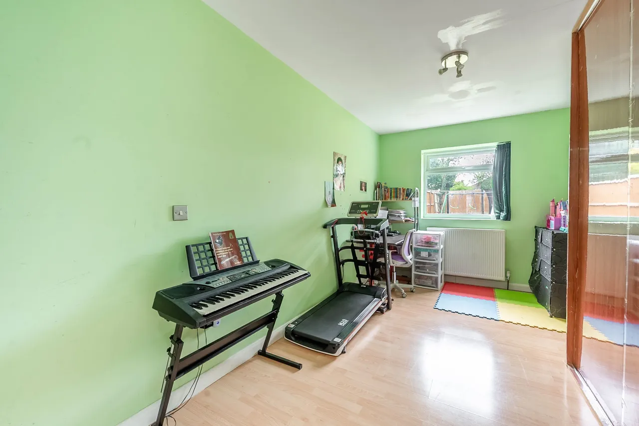 20 Maricas Avenue, Harrow, photo 4