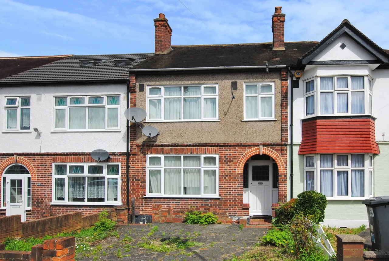 3 bed property for sale — Penderry Rise, Catford, London, SE6 1EZ