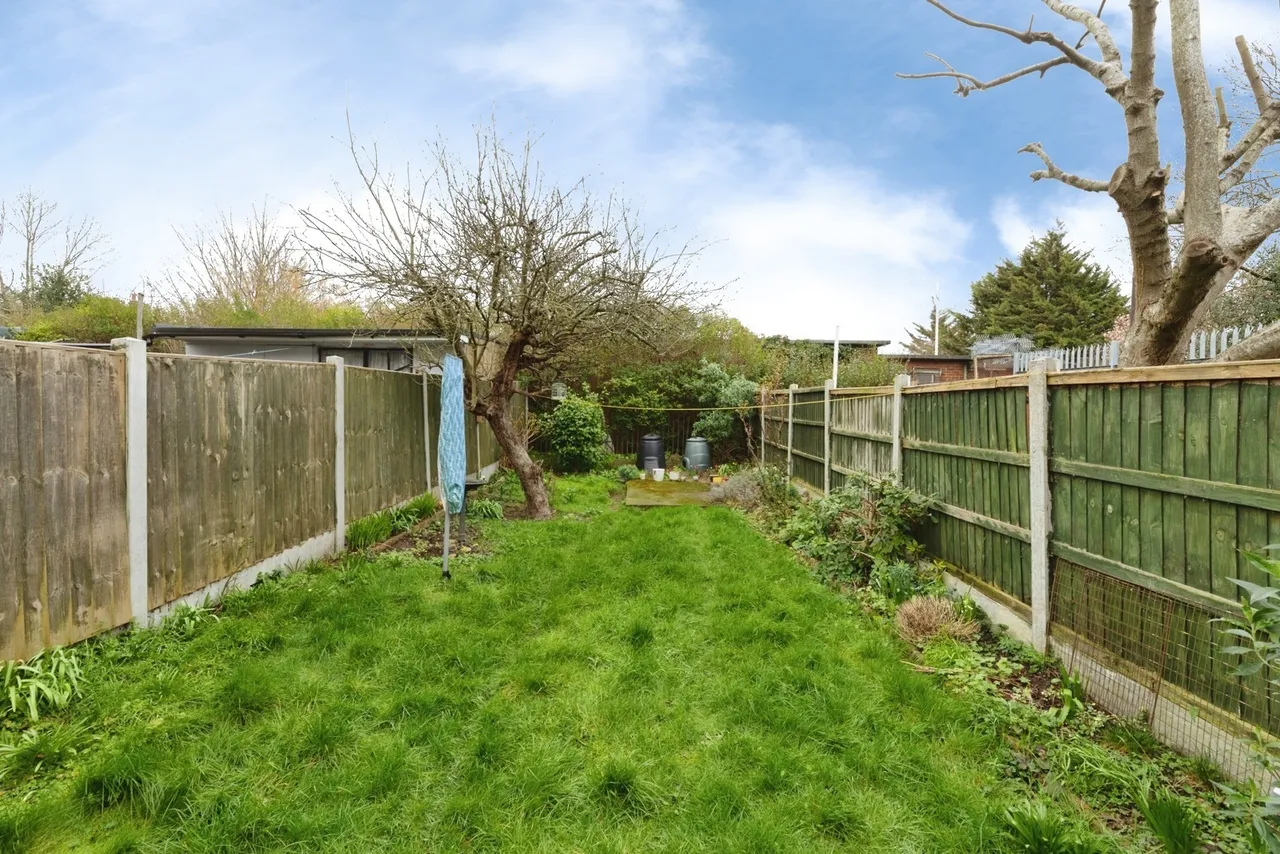 Fairway Gardens, Ilford, IG1, photo 16