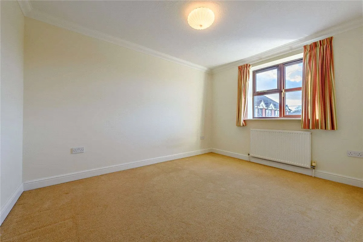 Hedge Row, Gore End Road, RG20, photo 11