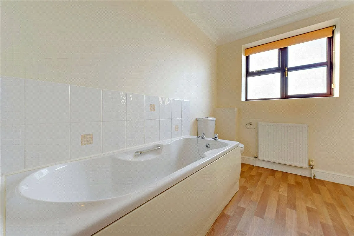 Hedge Row, Gore End Road, RG20, photo 6