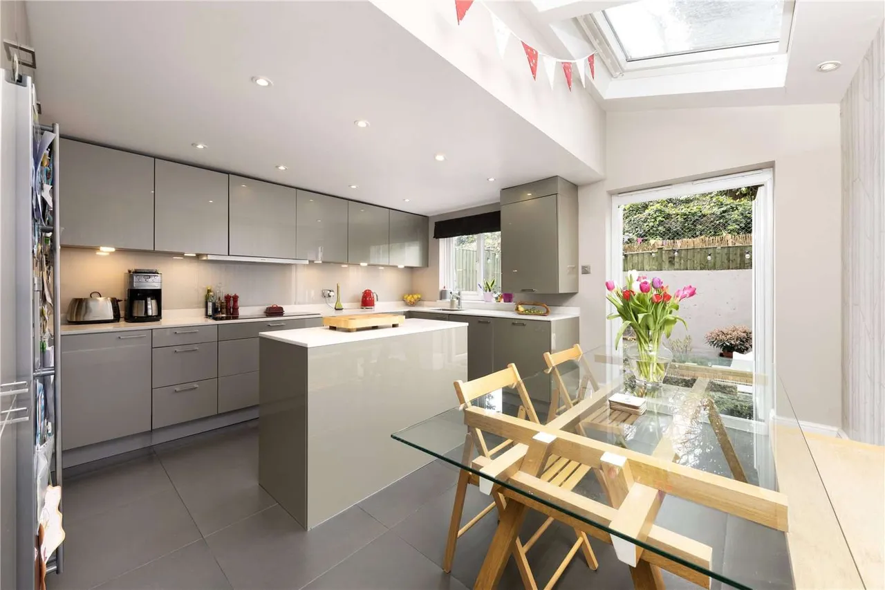 Home Road, London, SW11 3EZ, photo 2
