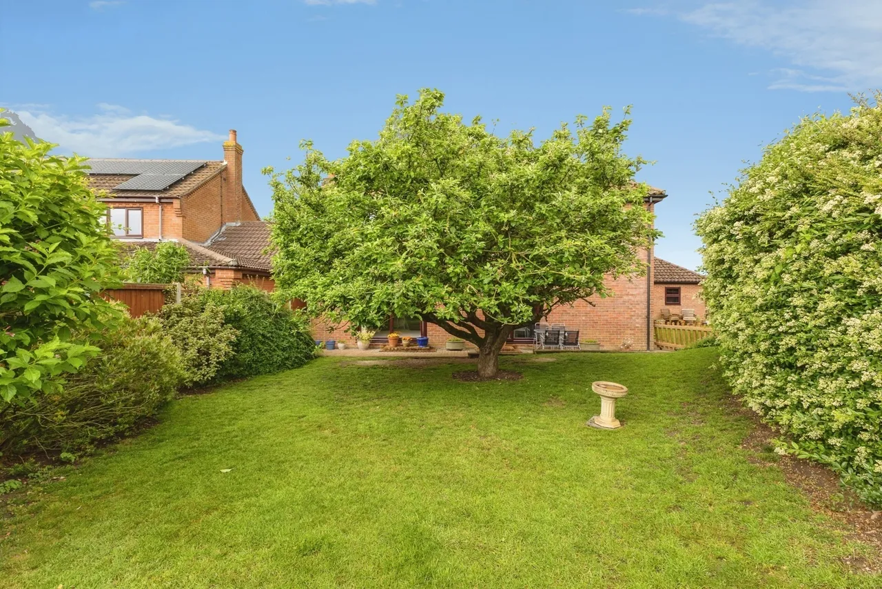 Tuttles Lane West, Wymondham, Norfolk, NR18, photo 5