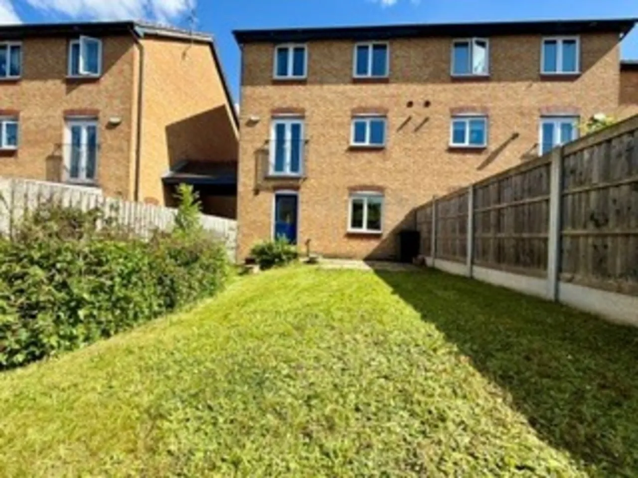 Island Close, Broom, photo 5