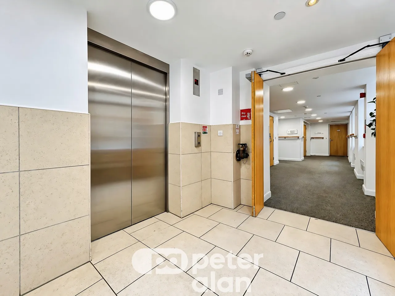 David Morgan Apartments Cardiff, CF10, photo 10
