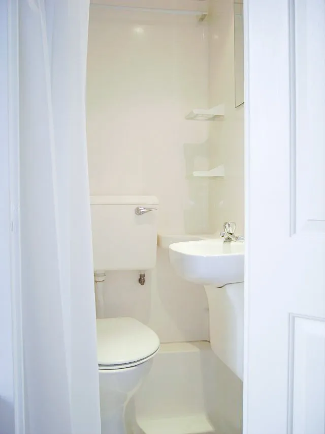 Fulham Palace Road, Hammersmith, W6, photo 7