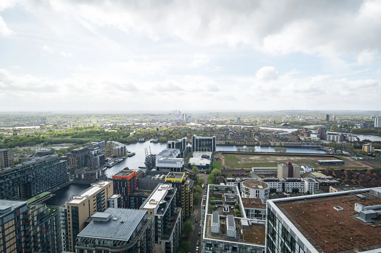 London, E14, photo 26