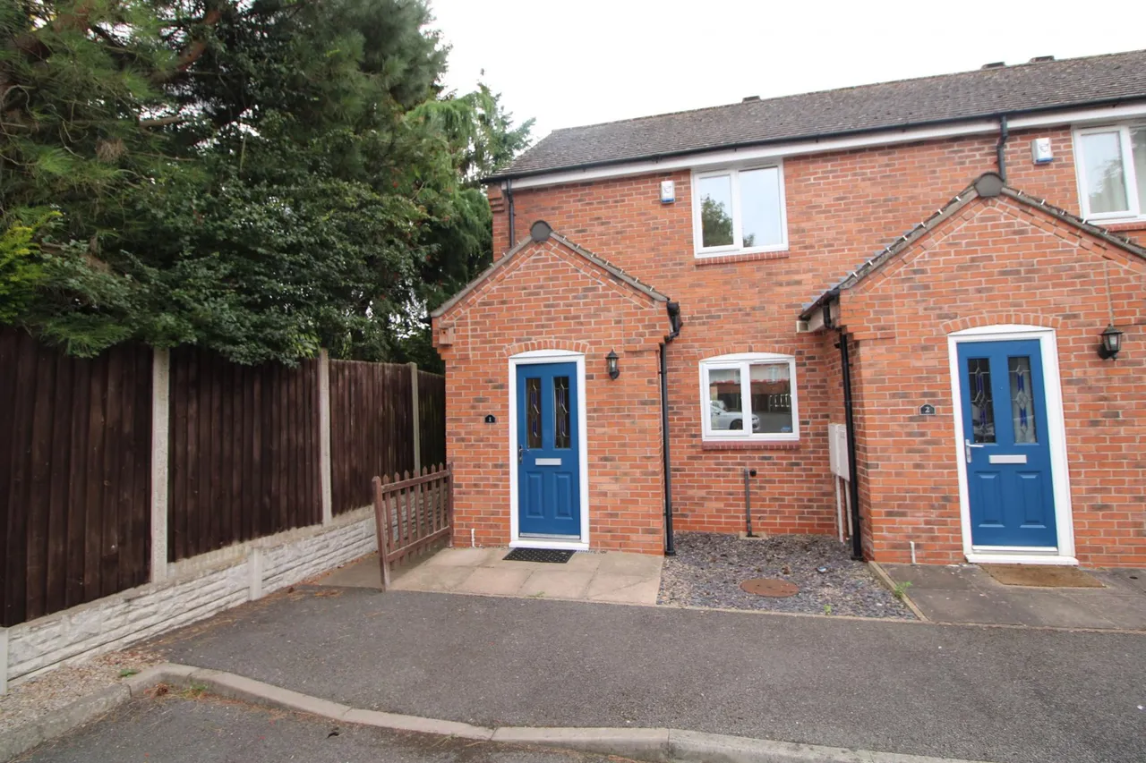 2 bed house to rent, Saddlers Court, Swadlincote, DE12