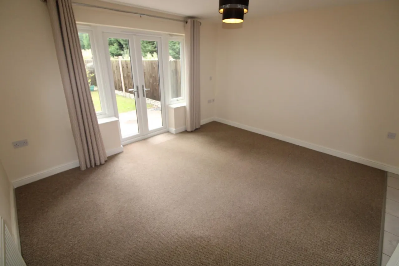 Saddlers Court, Swadlincote, DE12, photo 2