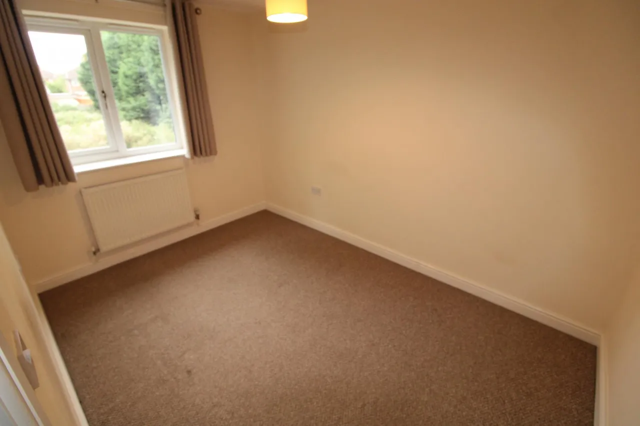 Saddlers Court, Swadlincote, DE12, photo 8