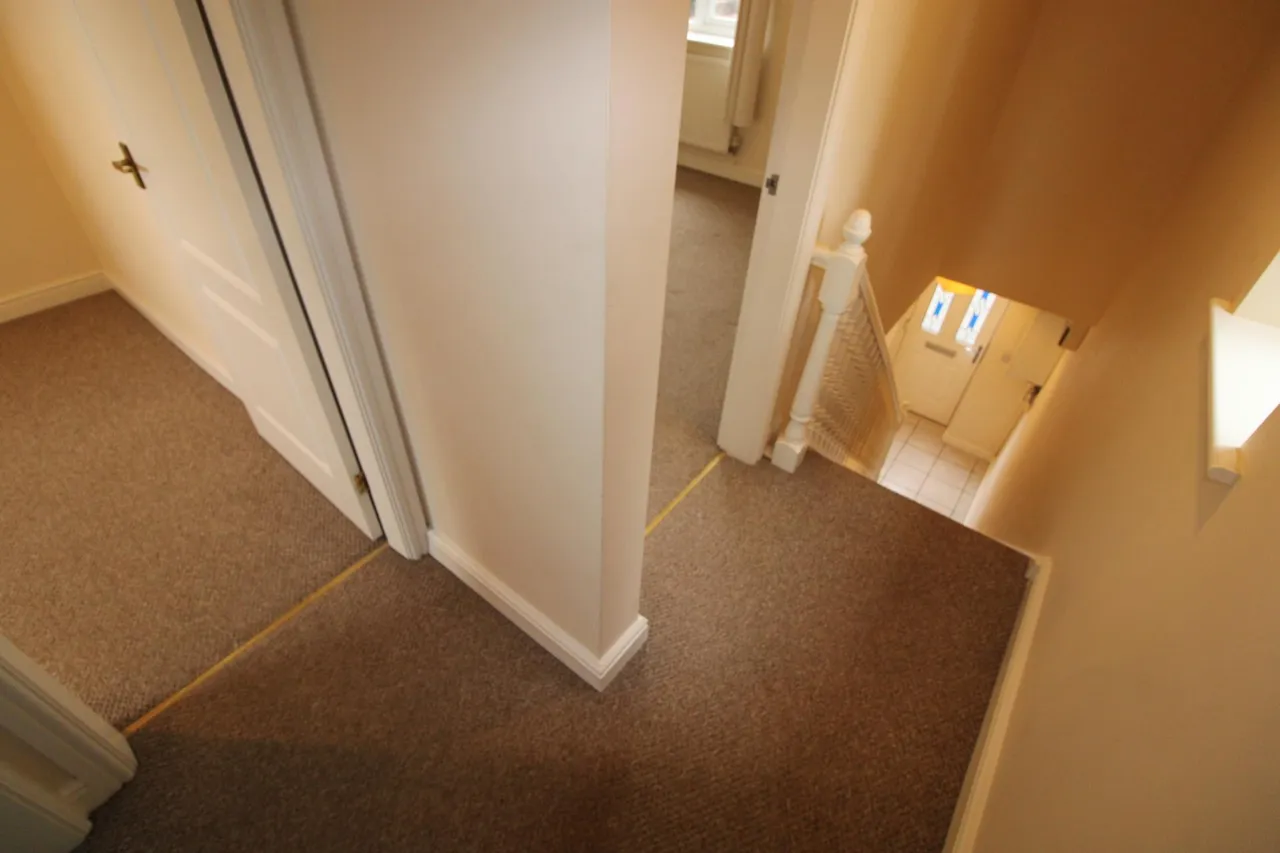 Saddlers Court, Swadlincote, DE12, photo 9