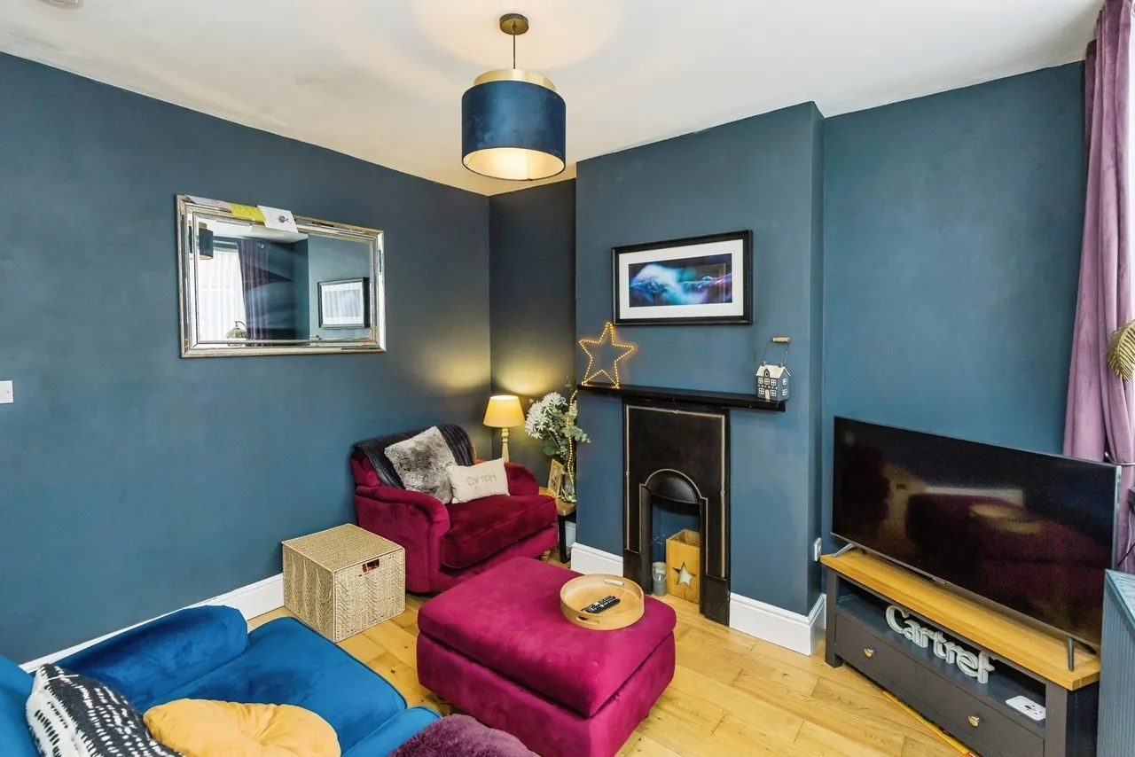 Stanley Road, Ponciau, LL14, photo 5