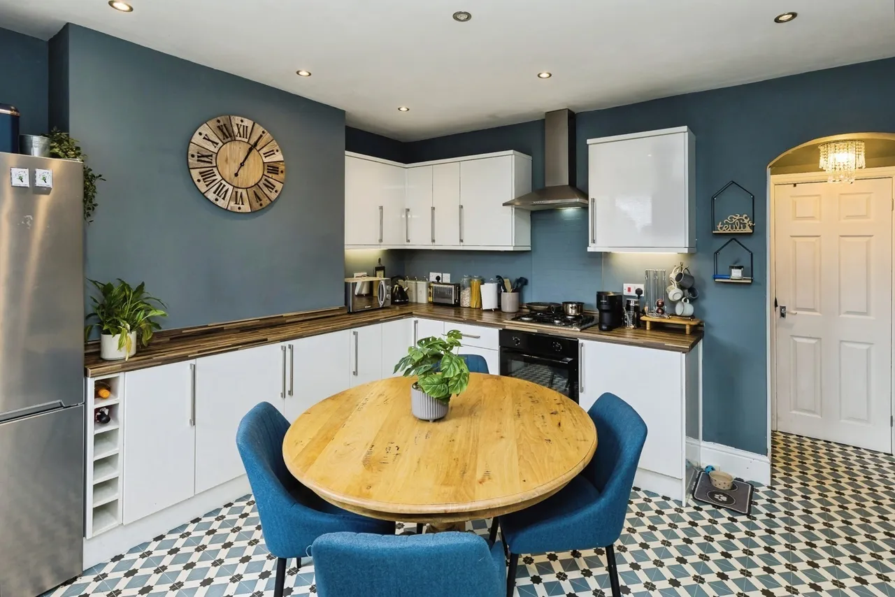 Stanley Road, Ponciau, LL14, photo 6