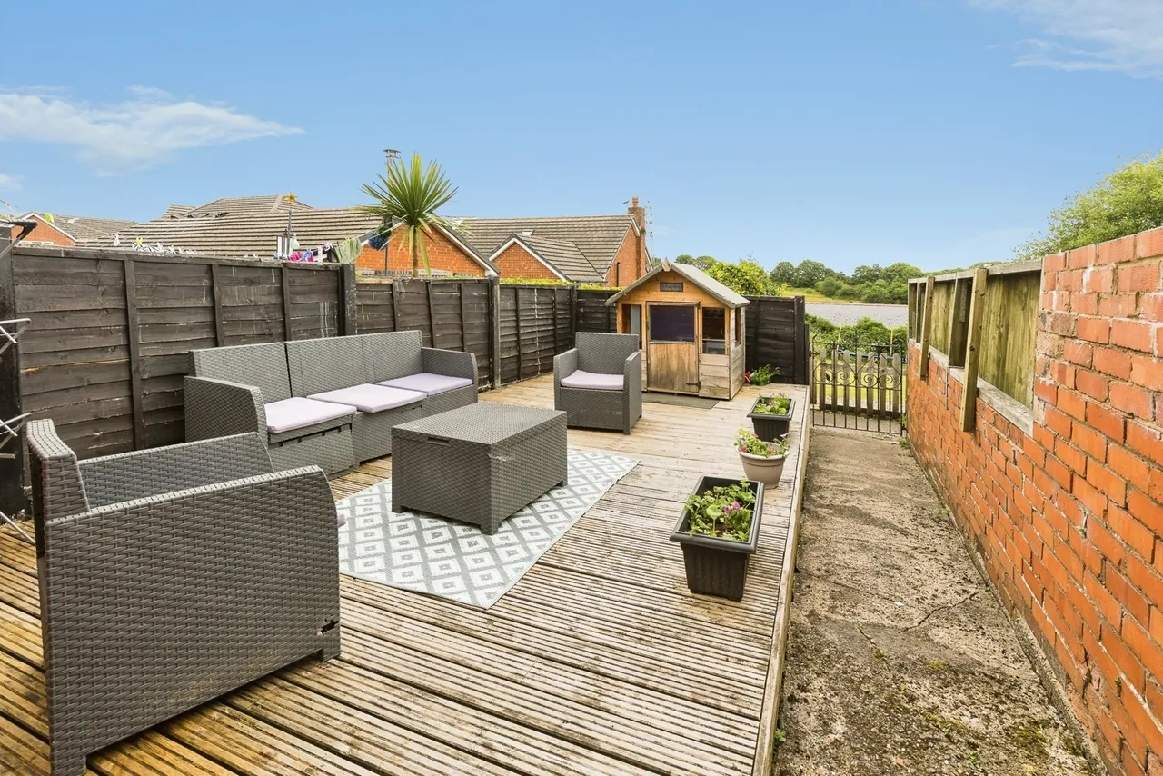 Stanley Road, Ponciau, LL14, photo 13