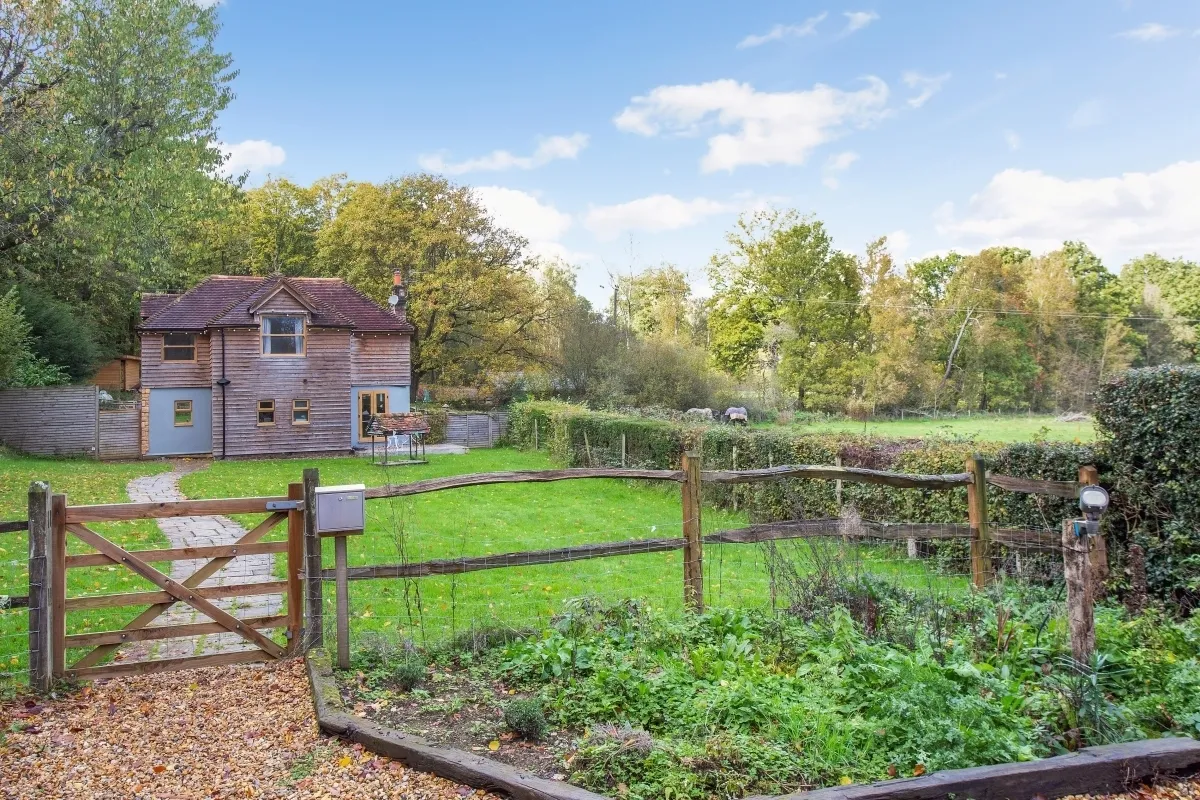 4 bed house to rent — Standon Lane Ockley RH5