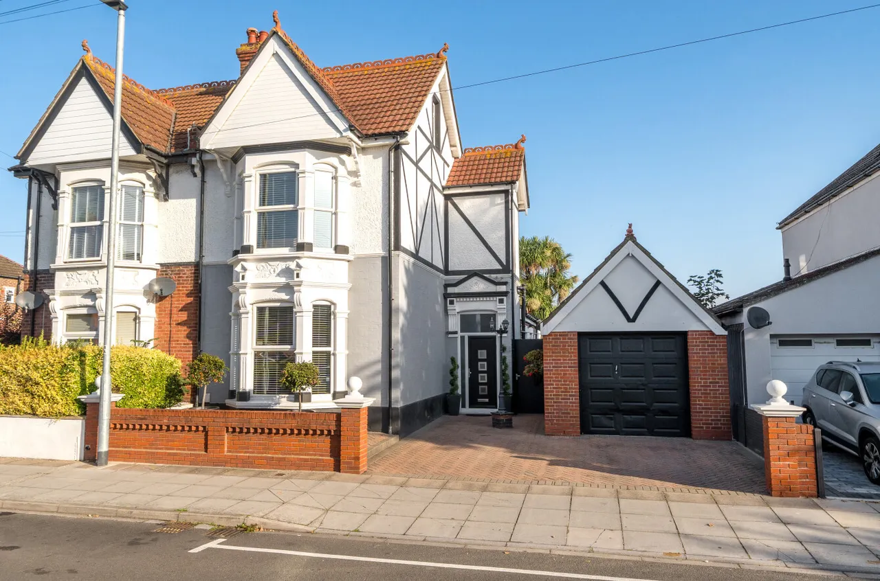 5 bed house for sale, Stubbington Avenue, Portsmouth, PO2