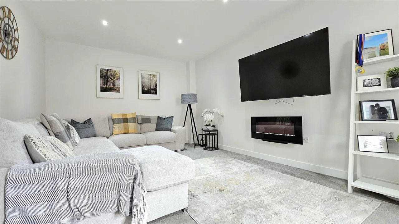 Bashford Park Hill, Carrickfergus, BT38, photo 5