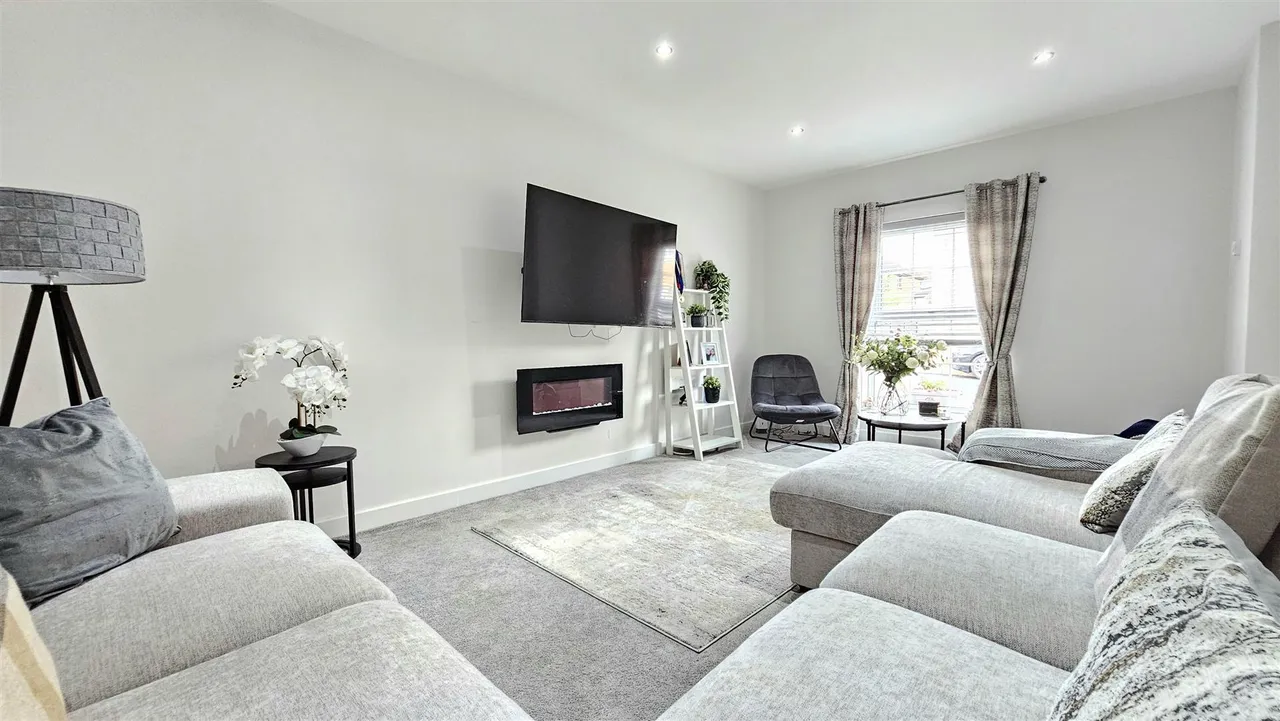 Bashford Park Hill, Carrickfergus, BT38, photo 7