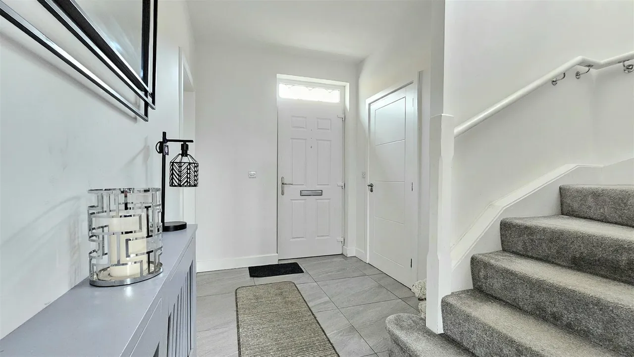 Bashford Park Hill, Carrickfergus, BT38, photo 3