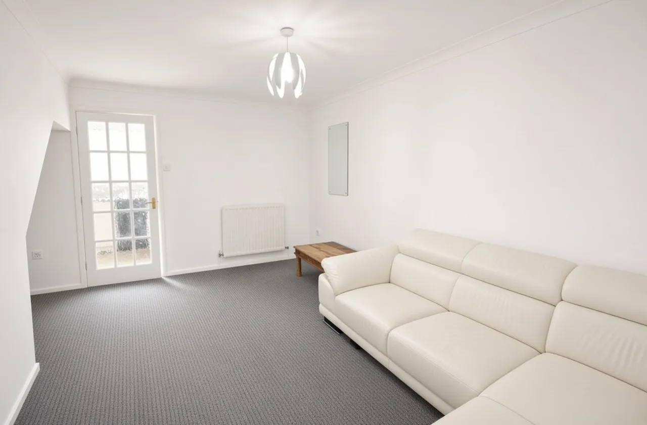 Masefield Way, Staines-upon-Thames, photo 5