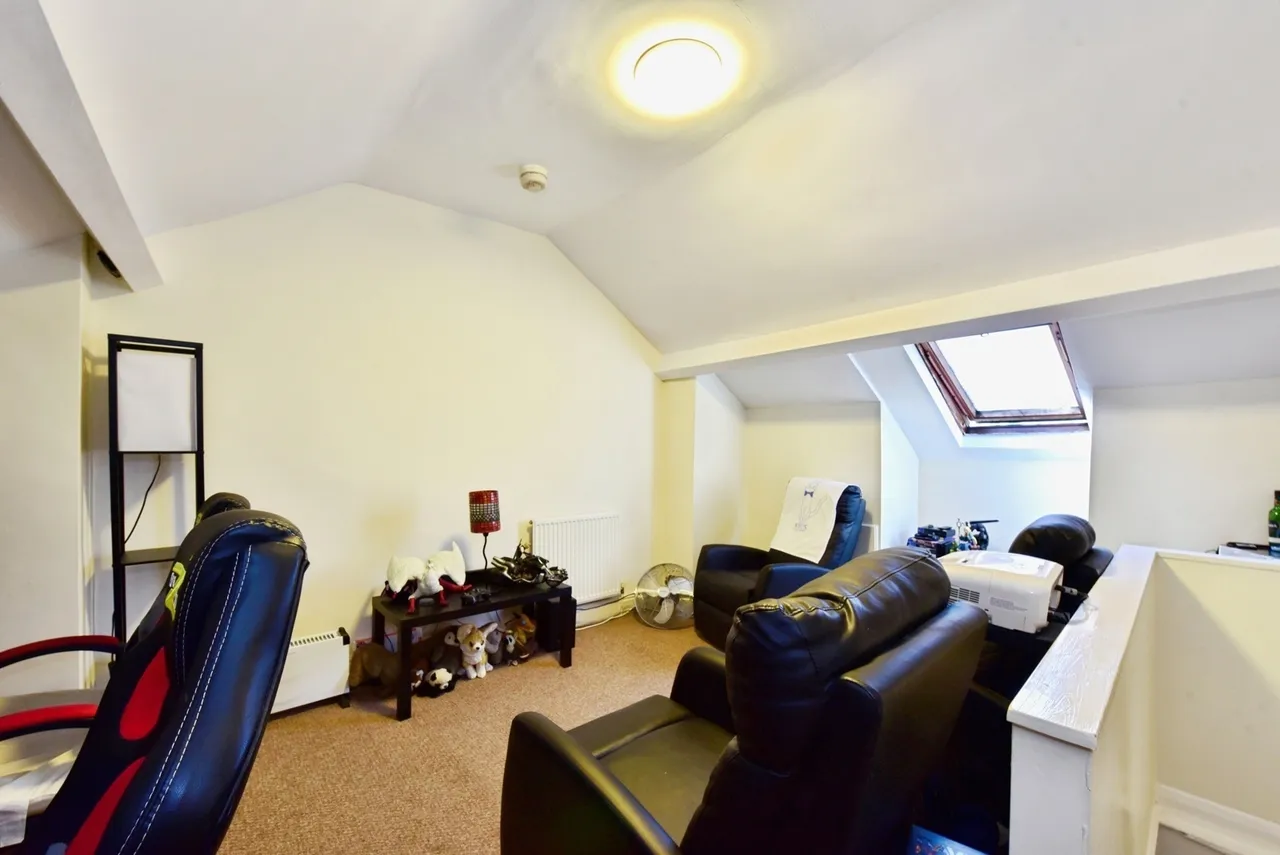 Dykes Hall Road, Sheffield, S6, photo 12