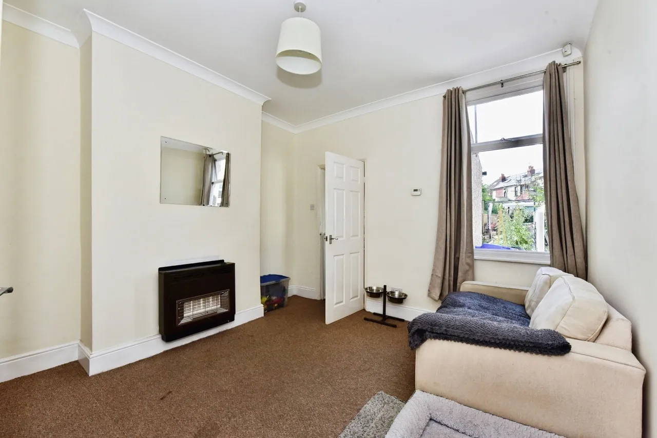 Dykes Hall Road, Sheffield, S6, photo 5