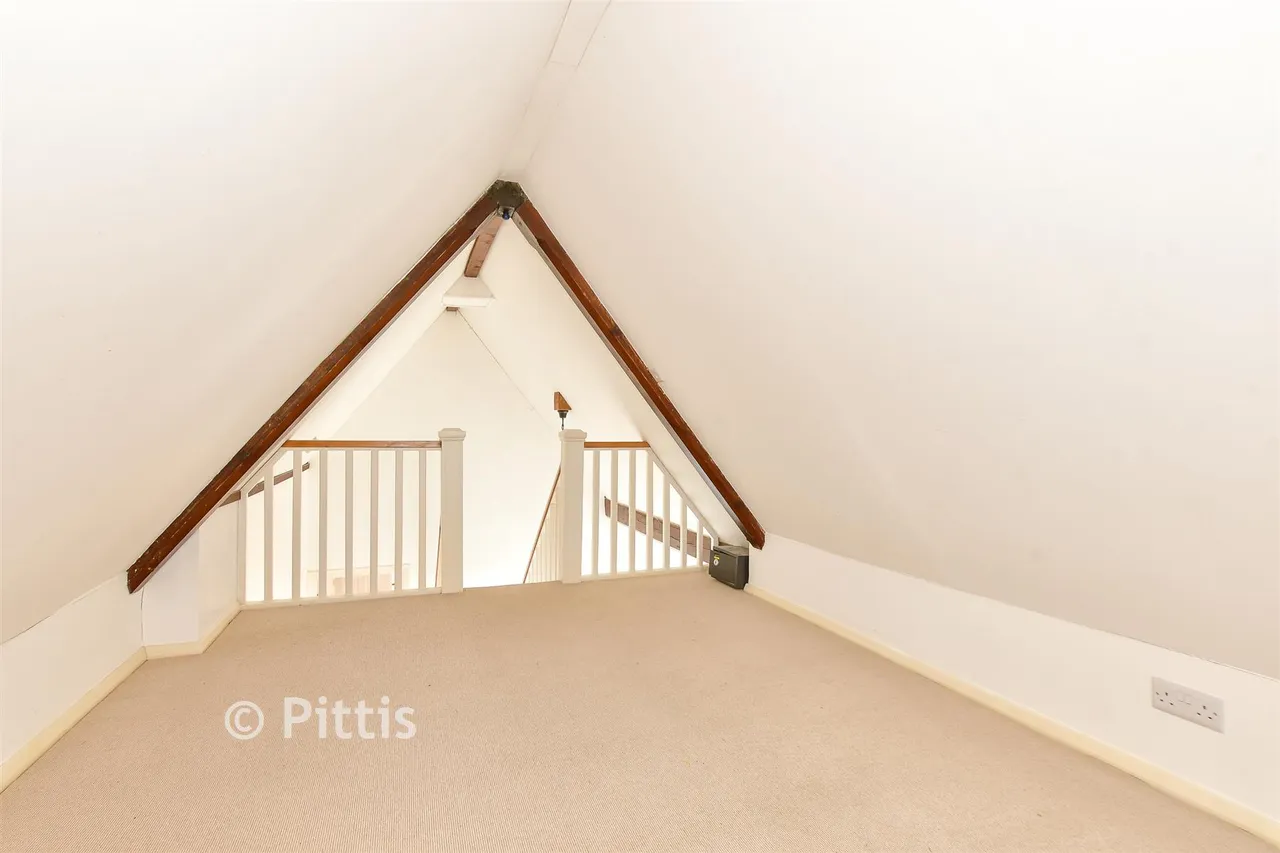 Heath Road, Sandown, PO36, photo 13