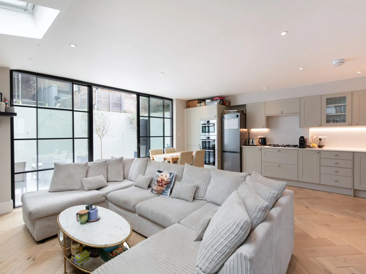 Fulham Palace Road, London, SW6, photo 5