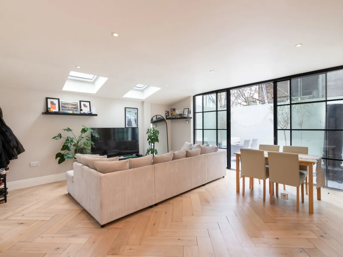 Fulham Palace Road, London, SW6, photo 4