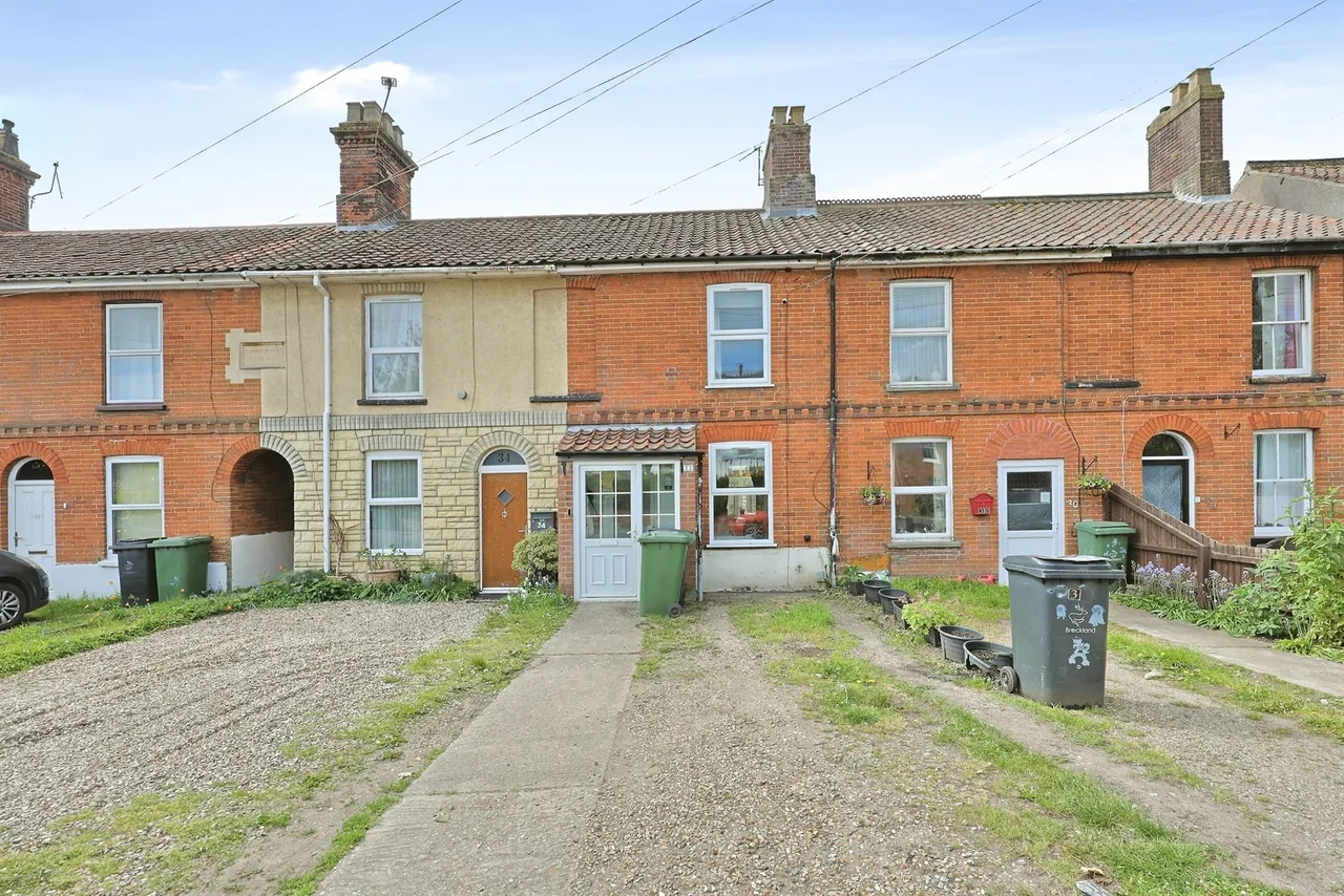 2 bed house for sale — Norwich Road, Dereham