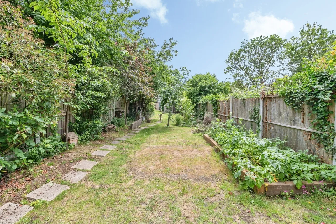 Lambs Lane South, RAINHAM, Essex, RM13, photo 4