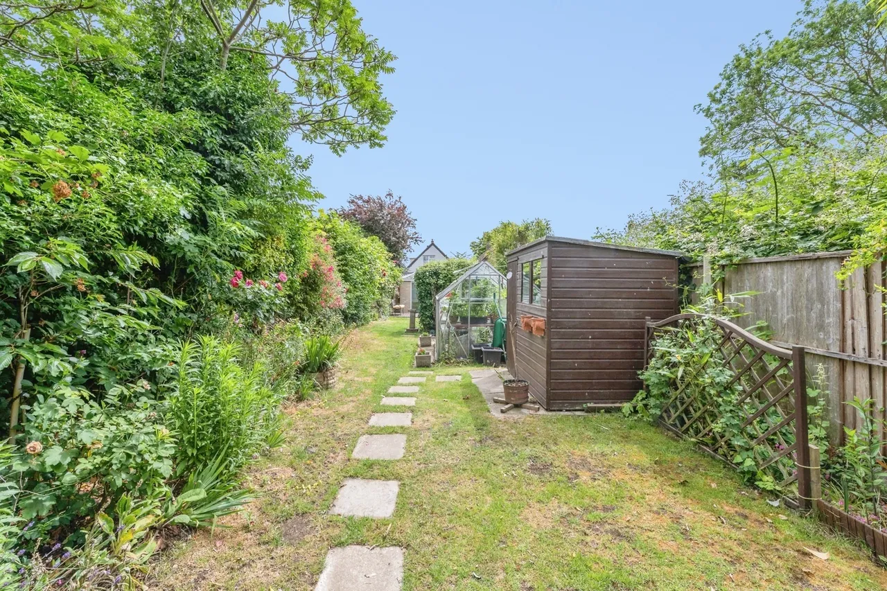 Lambs Lane South, RAINHAM, Essex, RM13, photo 18
