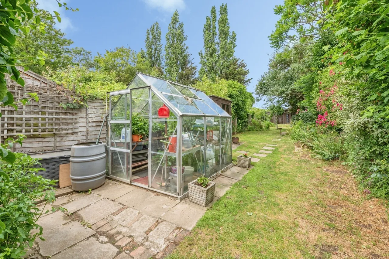 Lambs Lane South, RAINHAM, Essex, RM13, photo 12
