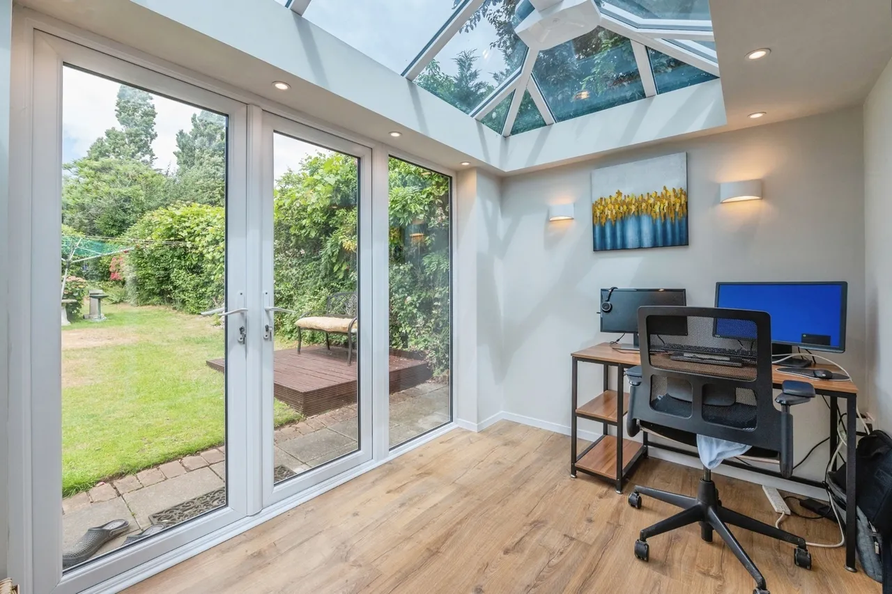 Lambs Lane South, RAINHAM, Essex, RM13, photo 5