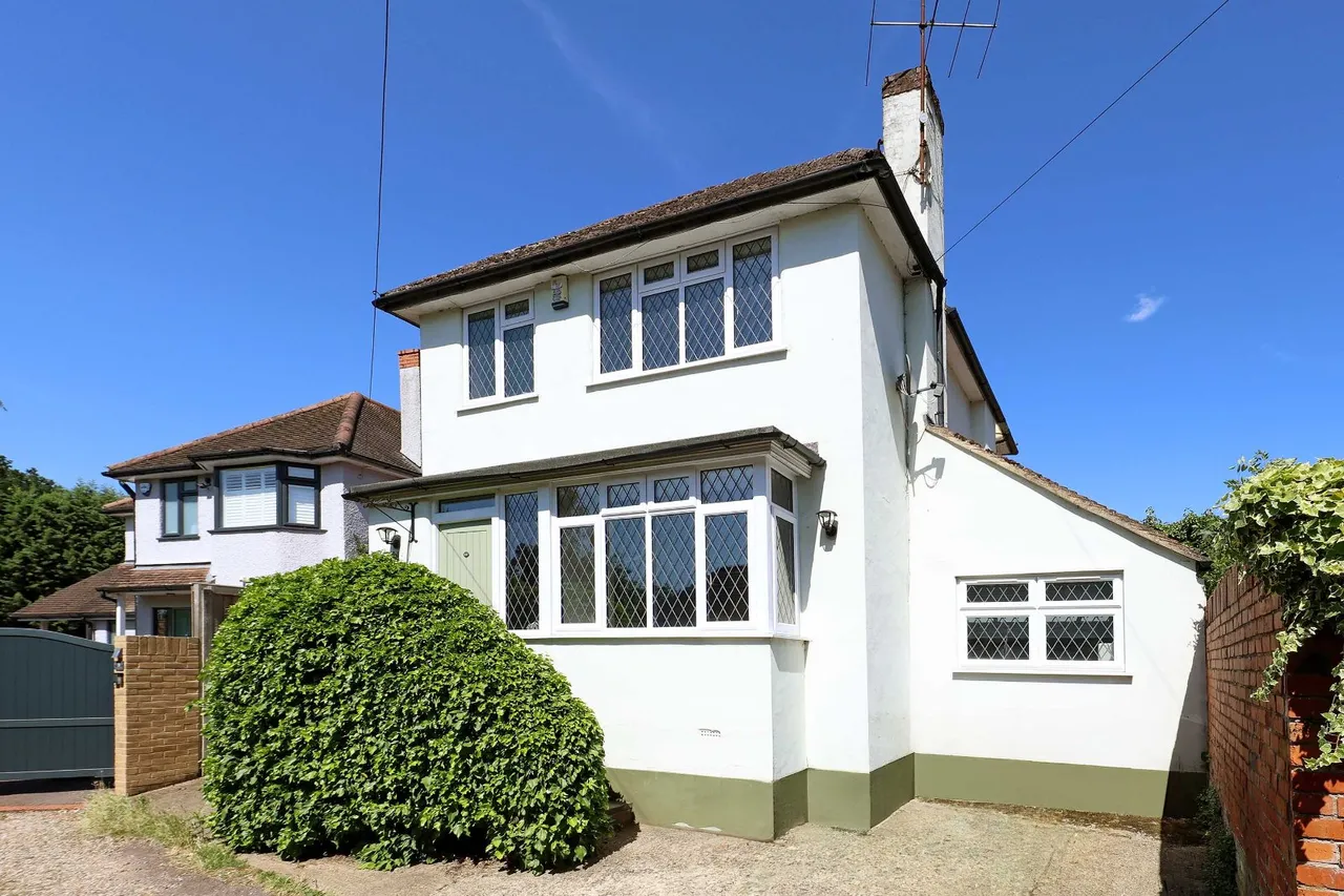 3 bed house for sale, Wycombe End, Beaconsfield, HP9