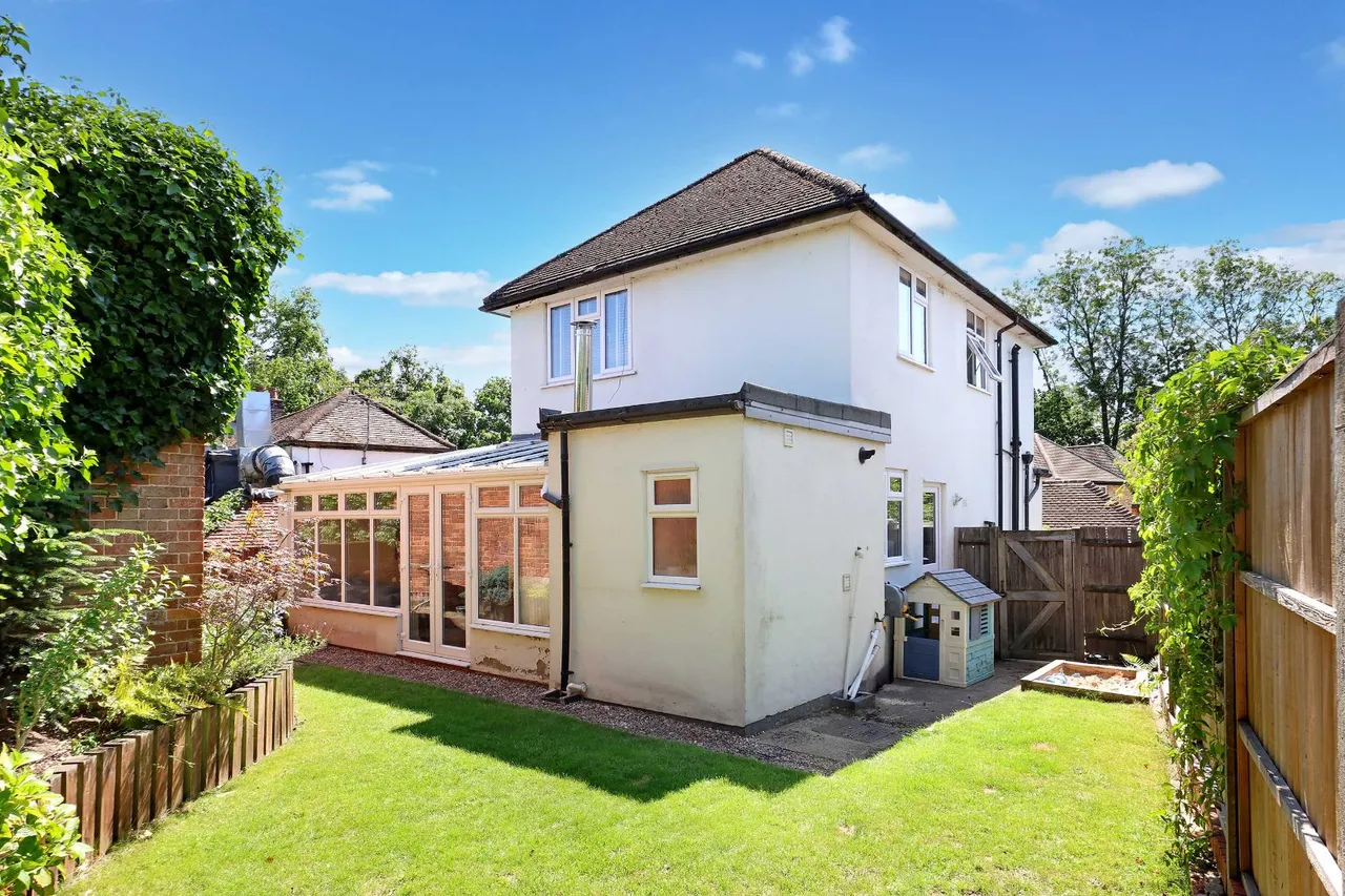 Wycombe End, Beaconsfield, HP9, photo 11