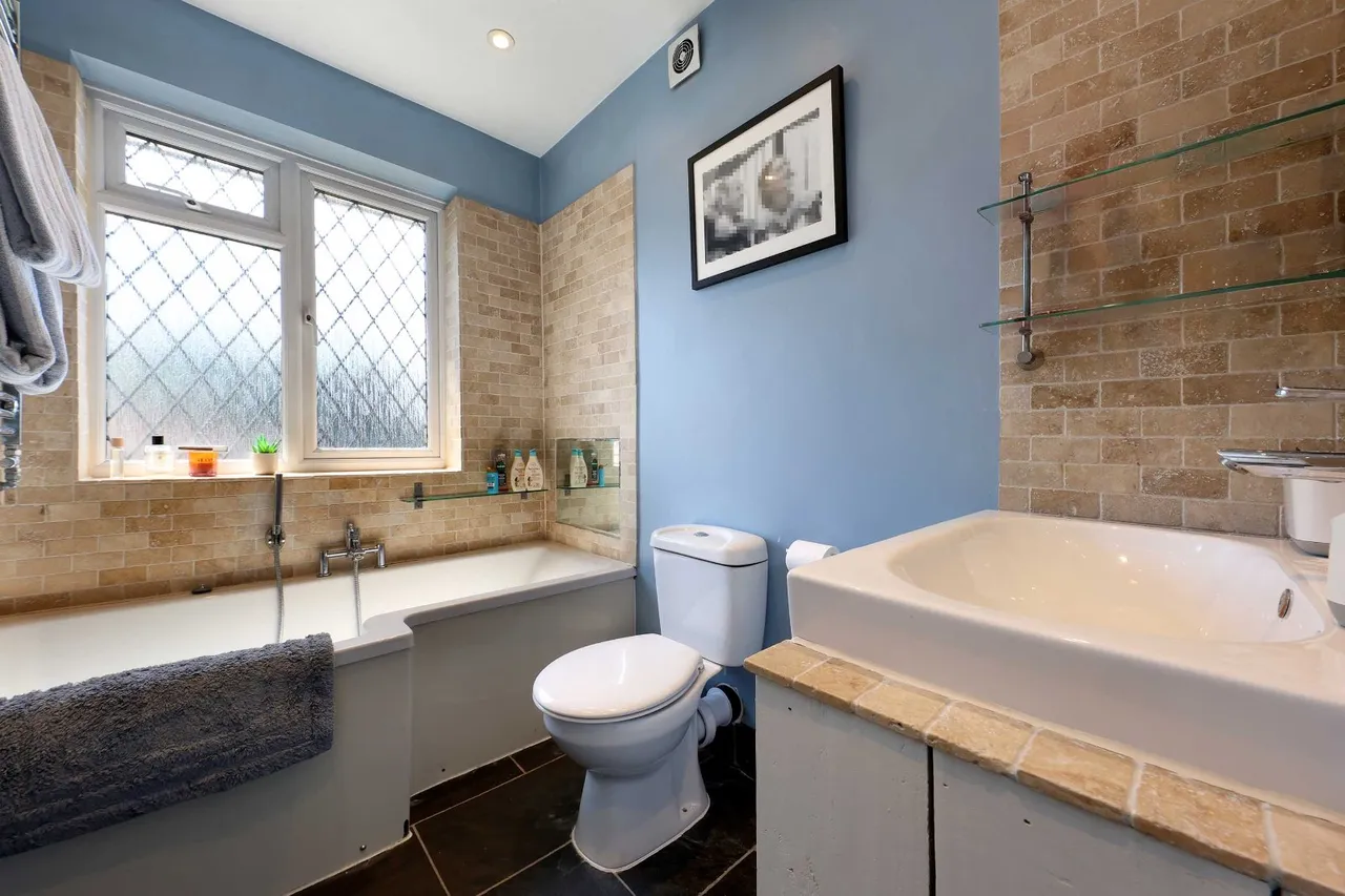 Wycombe End, Beaconsfield, HP9, photo 13