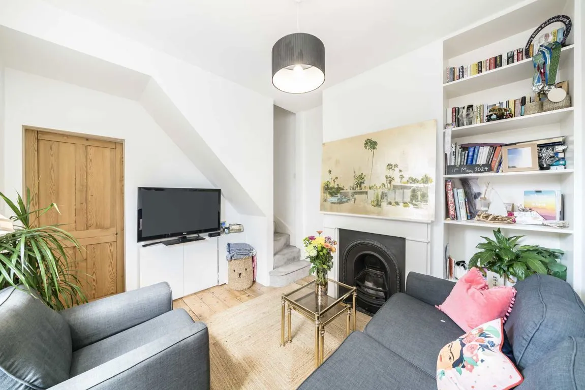 Talbot Road, TW2, photo 2