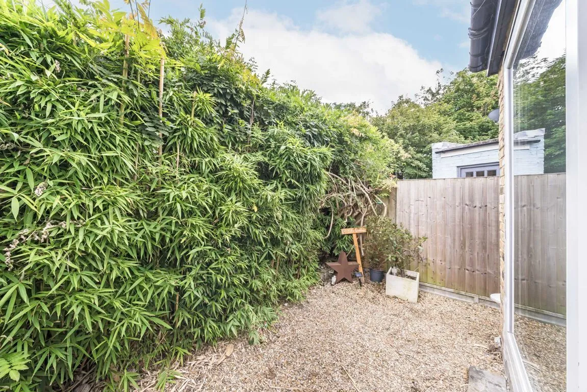 Talbot Road, TW2, photo 7