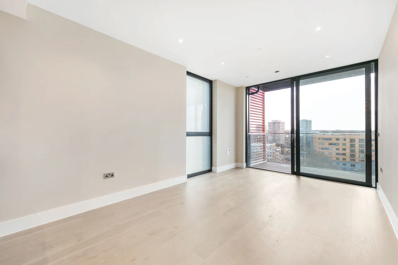 2 bed flat to rent, London, SW11