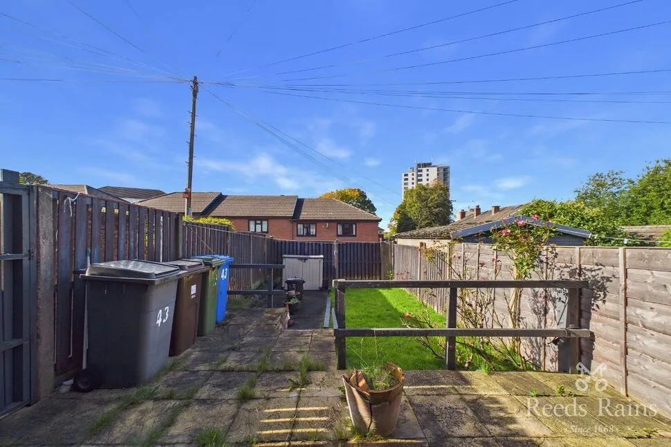 Tom Shepley Street, Hyde, SK14, photo 2