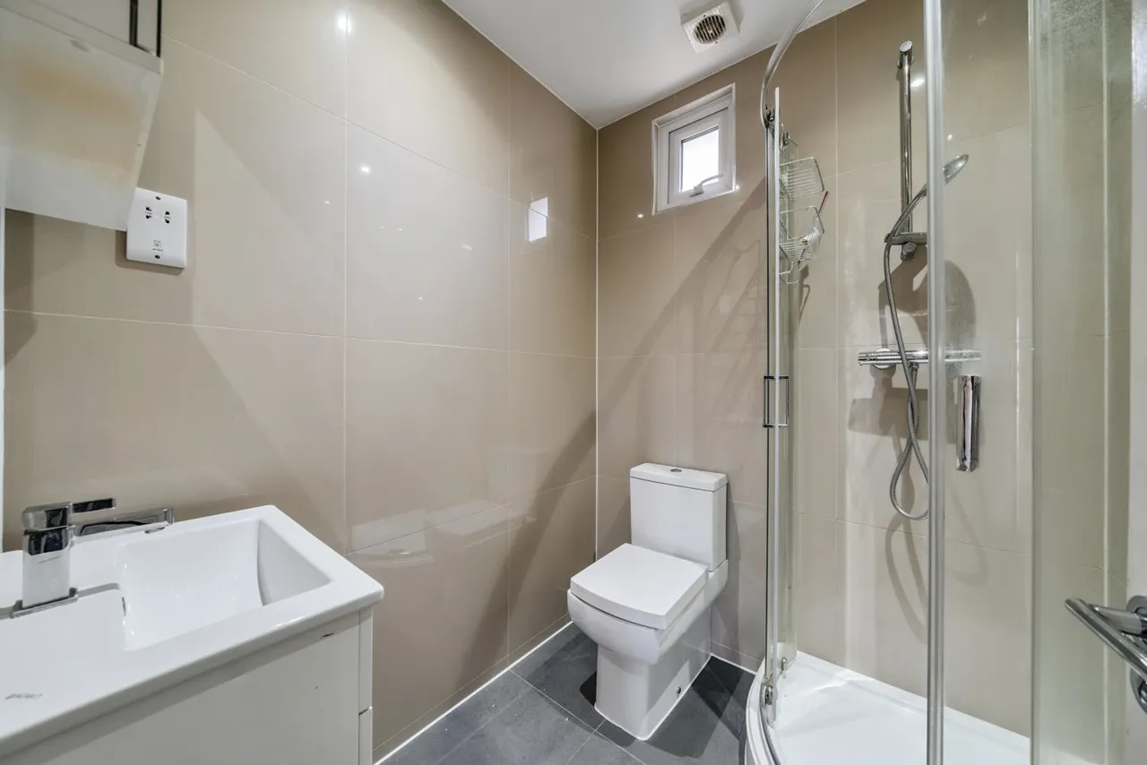 Brownhill Road, Catford, SE6, photo 9