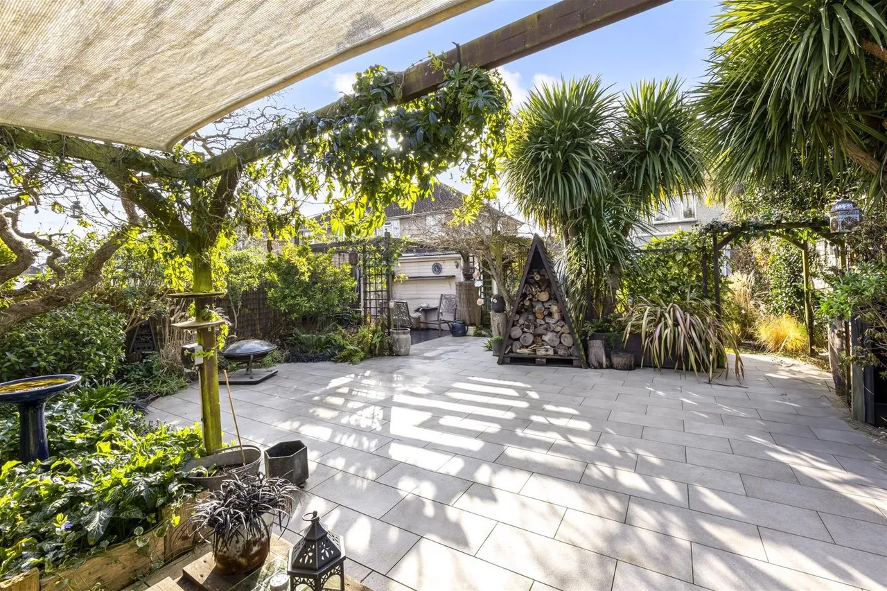 Nutley Crescent, Goring-By-Sea, Worthing, photo 11