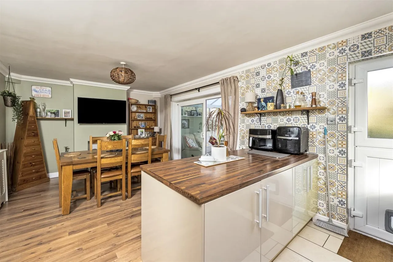 Nutley Crescent, Goring-By-Sea, Worthing, photo 6