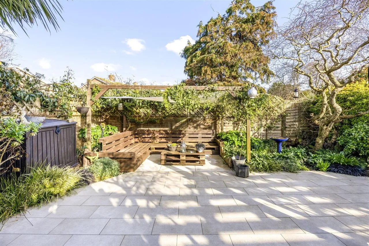 Nutley Crescent, Goring-By-Sea, Worthing, photo 24