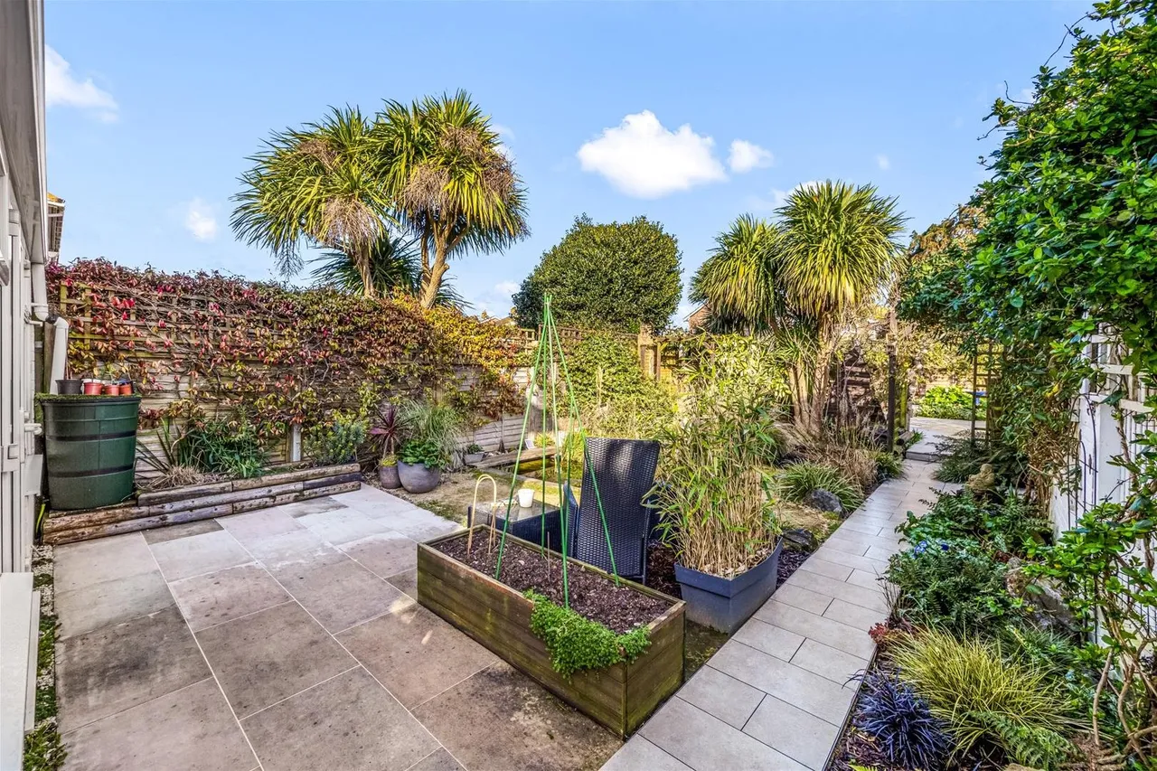 Nutley Crescent, Goring-By-Sea, Worthing, photo 12