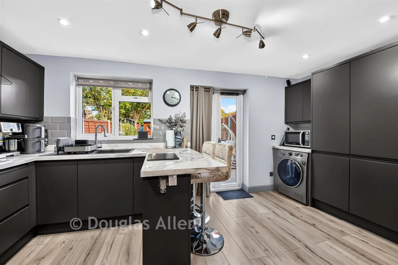 Croppath Road, Dagenham, RM10, photo 4