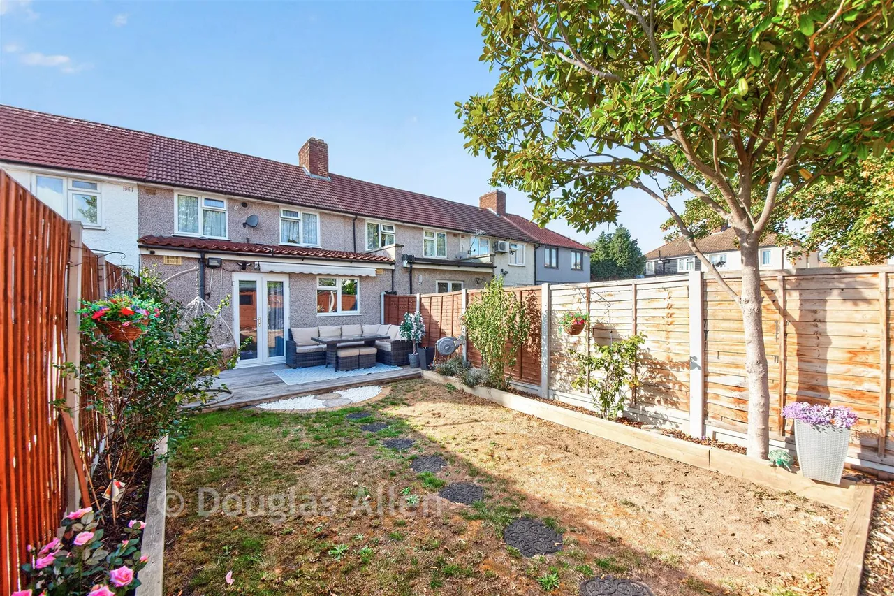 Croppath Road, Dagenham, RM10, photo 13