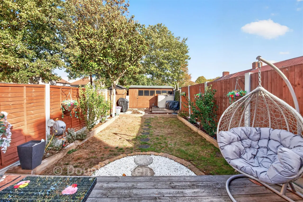 Croppath Road, Dagenham, RM10, photo 2