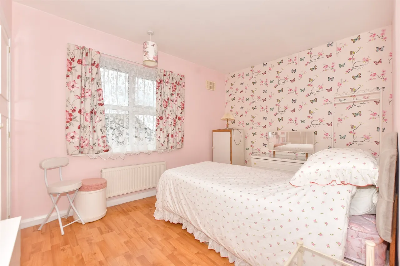 The Green, Lydd, TN29, photo 9